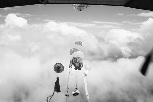 向T字布降落 向T字布降落