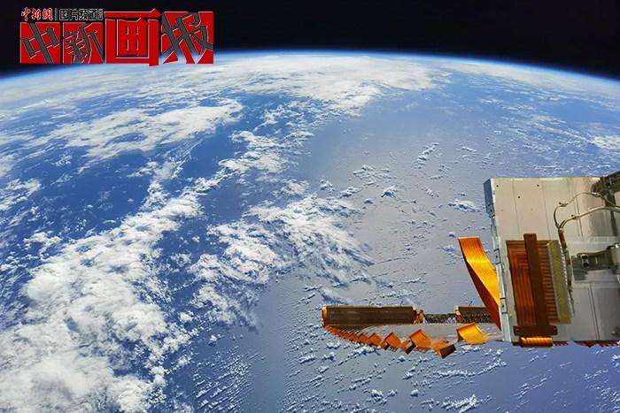 中国航天日 航天员“拍了拍”你