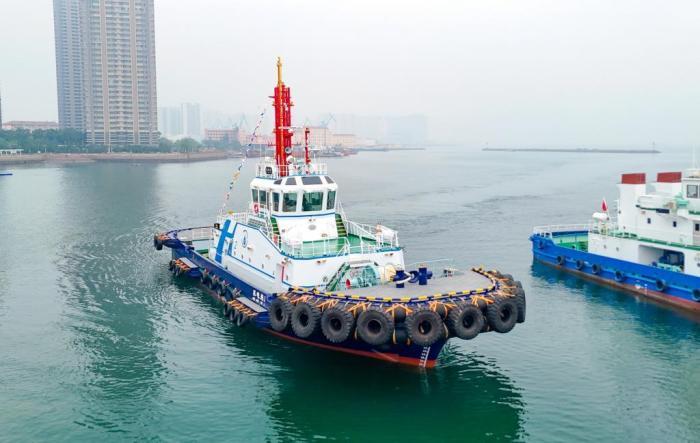 中国首艘氢电拖轮在山东港口青岛港投用