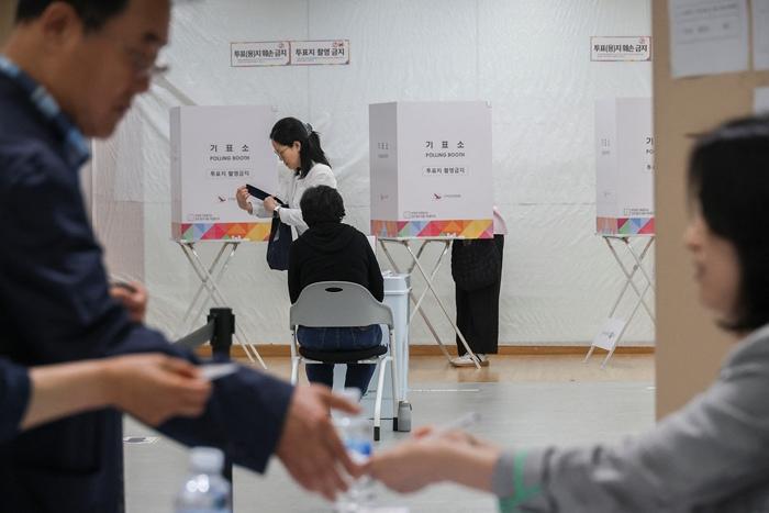 韩国第21届总统选举开始正式投票